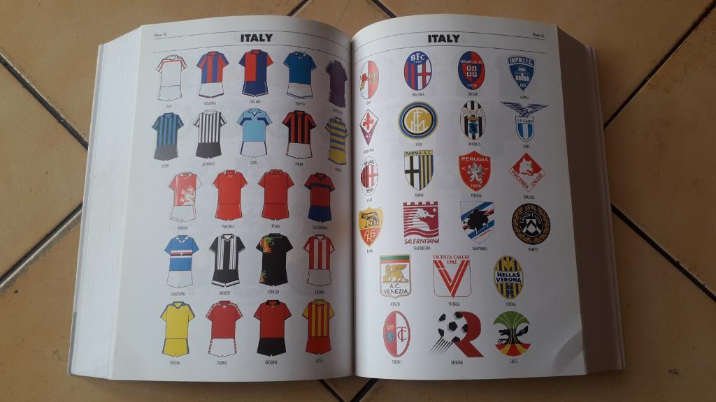 European Football Yearbook 99/00 3