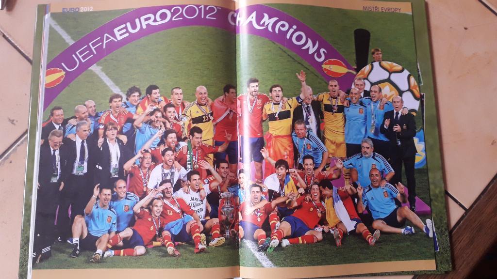 Чешская книга ЕВРО 2012 1