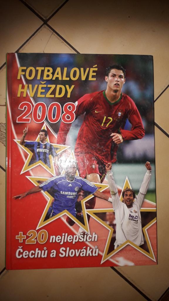 Книга Звезды футбола 2008