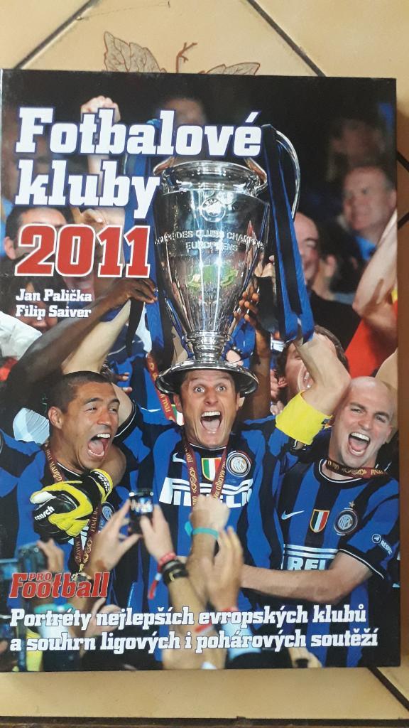 Книга Лучшие футбольные клубы 2011