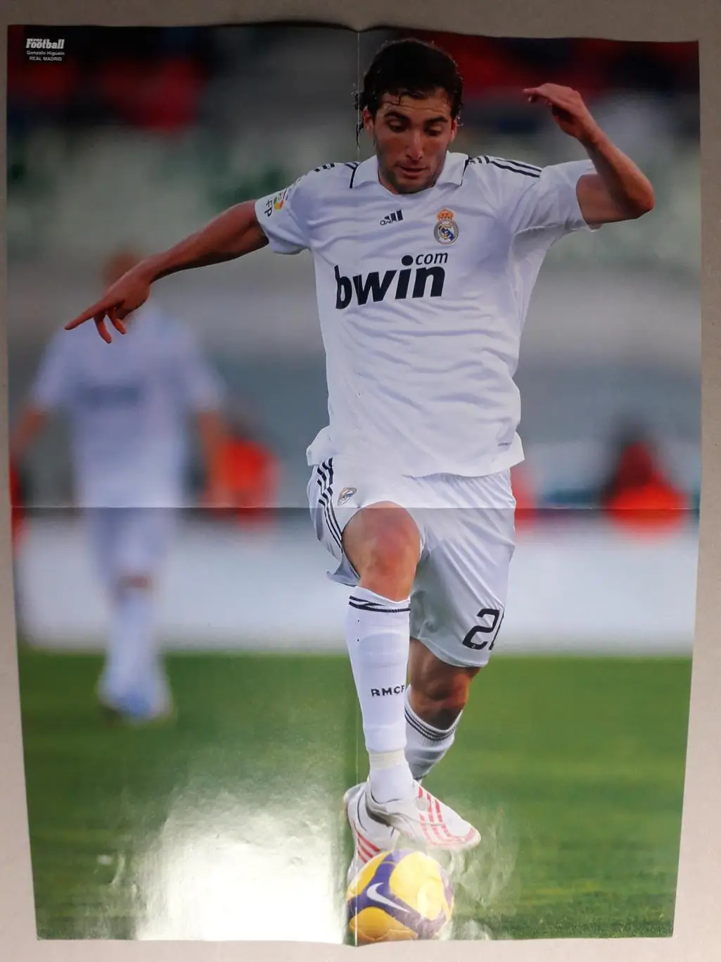 Плакат А2- Barcelona, Higuain 1