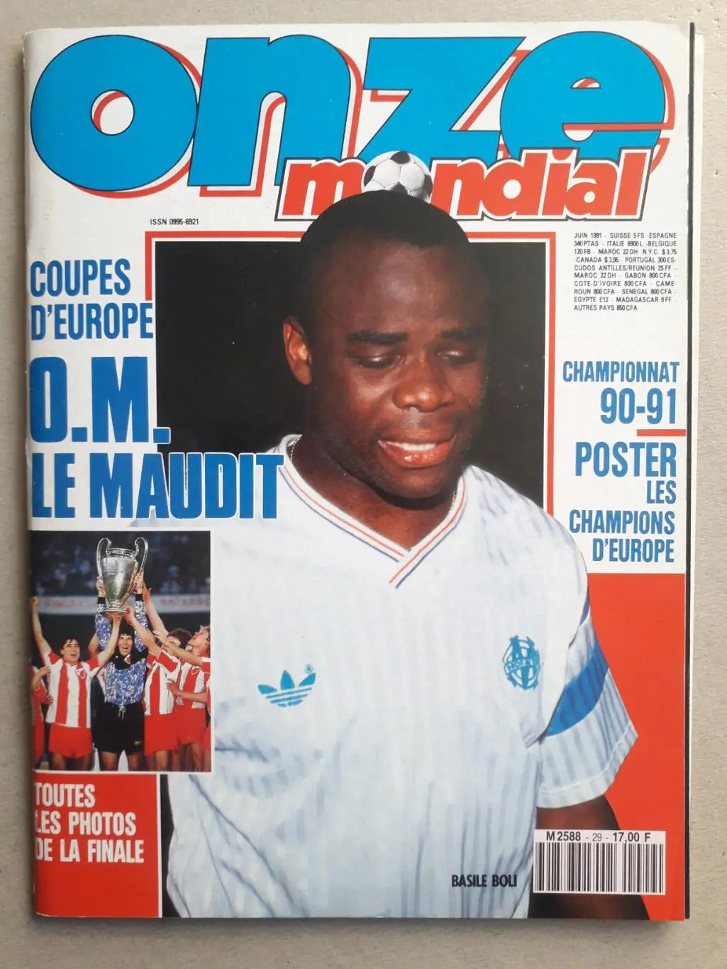 Magazines Onze Mondial N°203 & 207 - Édition 2005 Avec Ronaldinho Onze D'Or - Très Bon état, Collector Football !