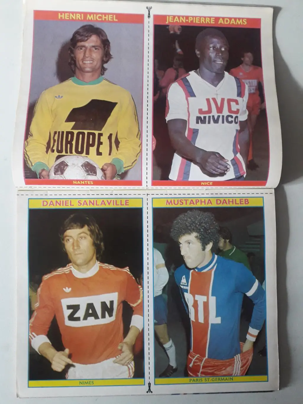 Football magazine nr.207/1976 + A1 poster 3