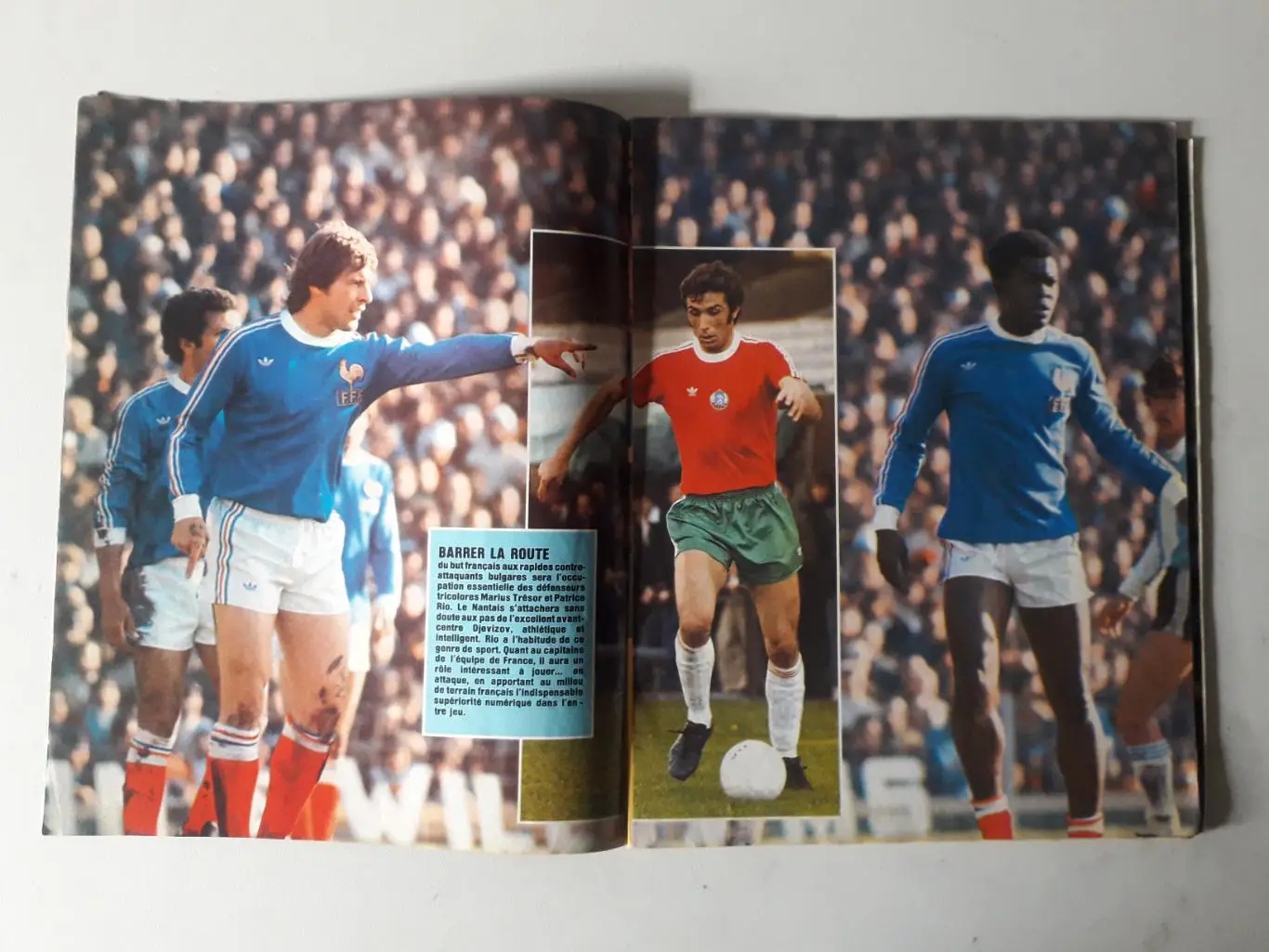 Football magazine nr.218/1977 plus A2 poster 2