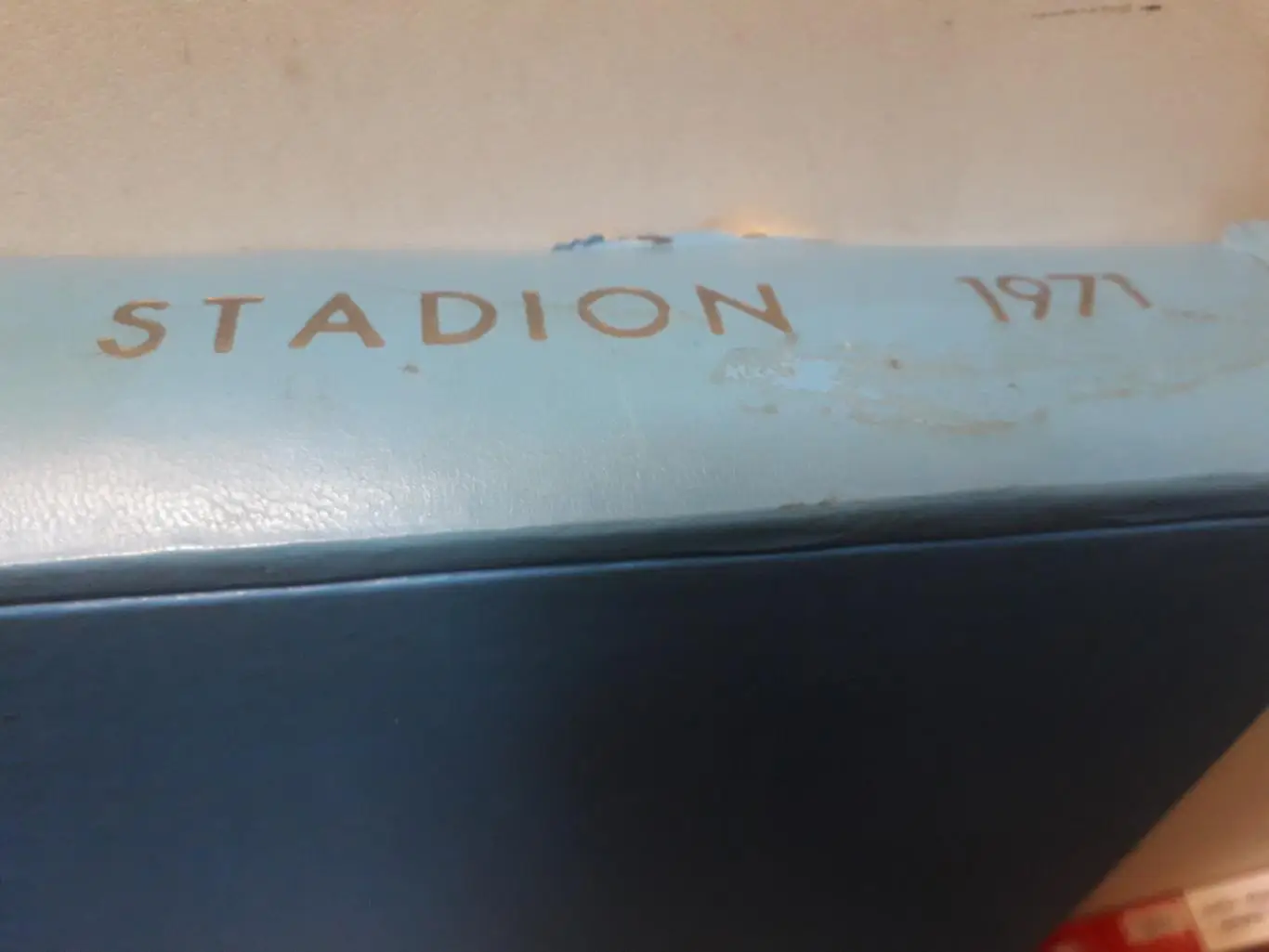 Журнал Стадион 1971 г. в книге, выпуски с 1 по 52 плюс три специальных выпуска. 1