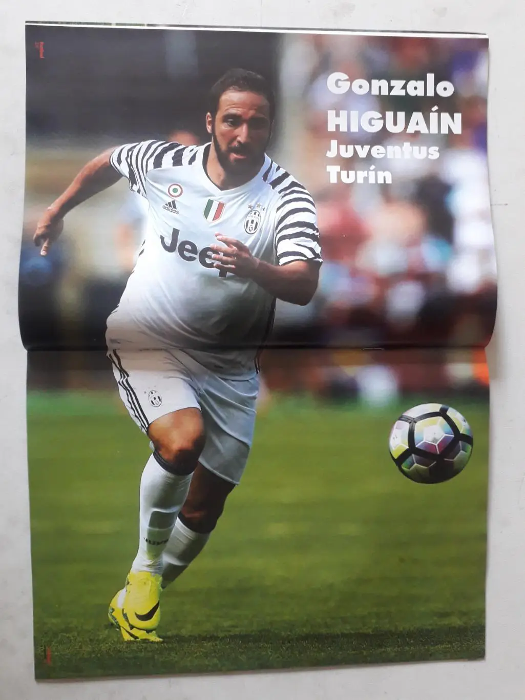 Futbal magazin 4/2017 2