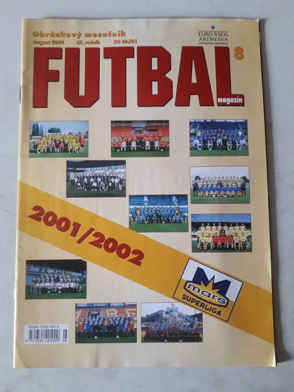 Futbal magazin 8/2001
