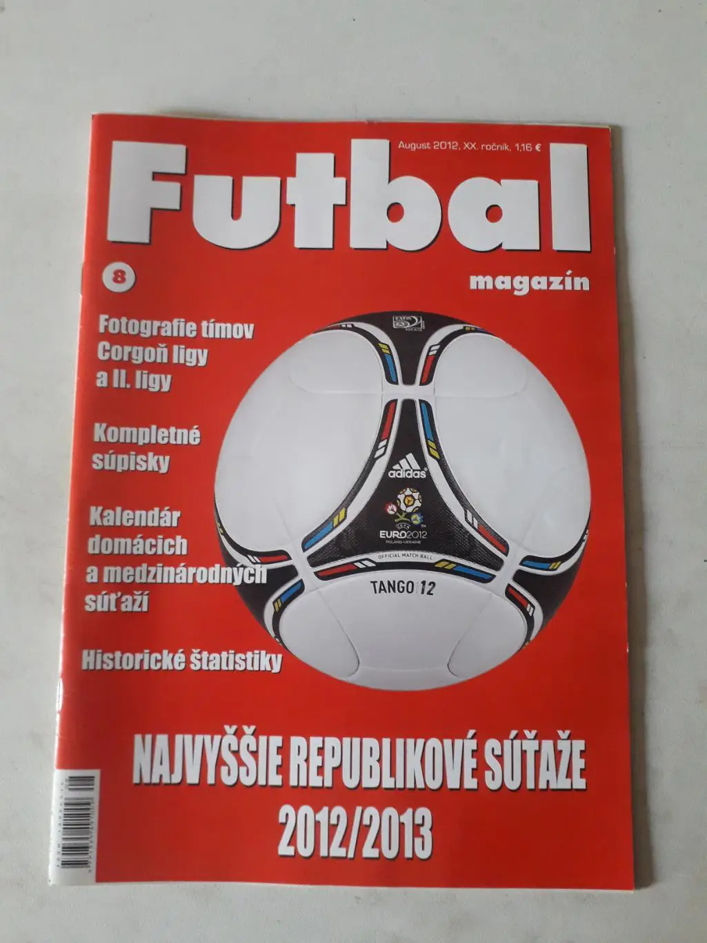 Futbal magazin 8/2012
