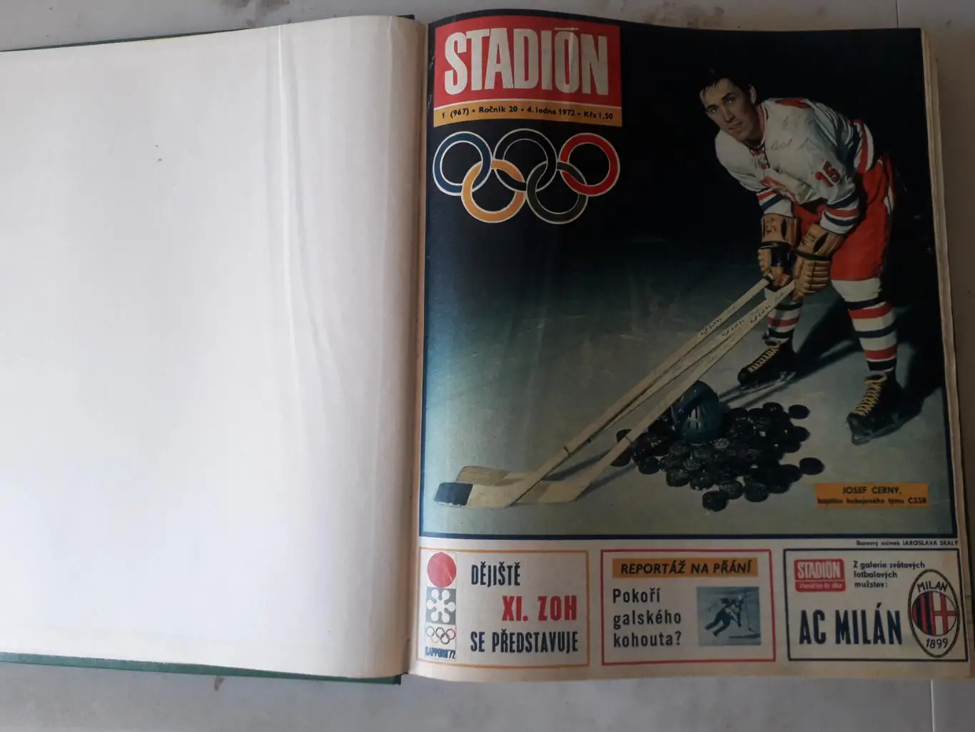 Журнал Стадион 1972 г. в книге, выпуски с 1 по 52 плюс три специальных выпуска. 3