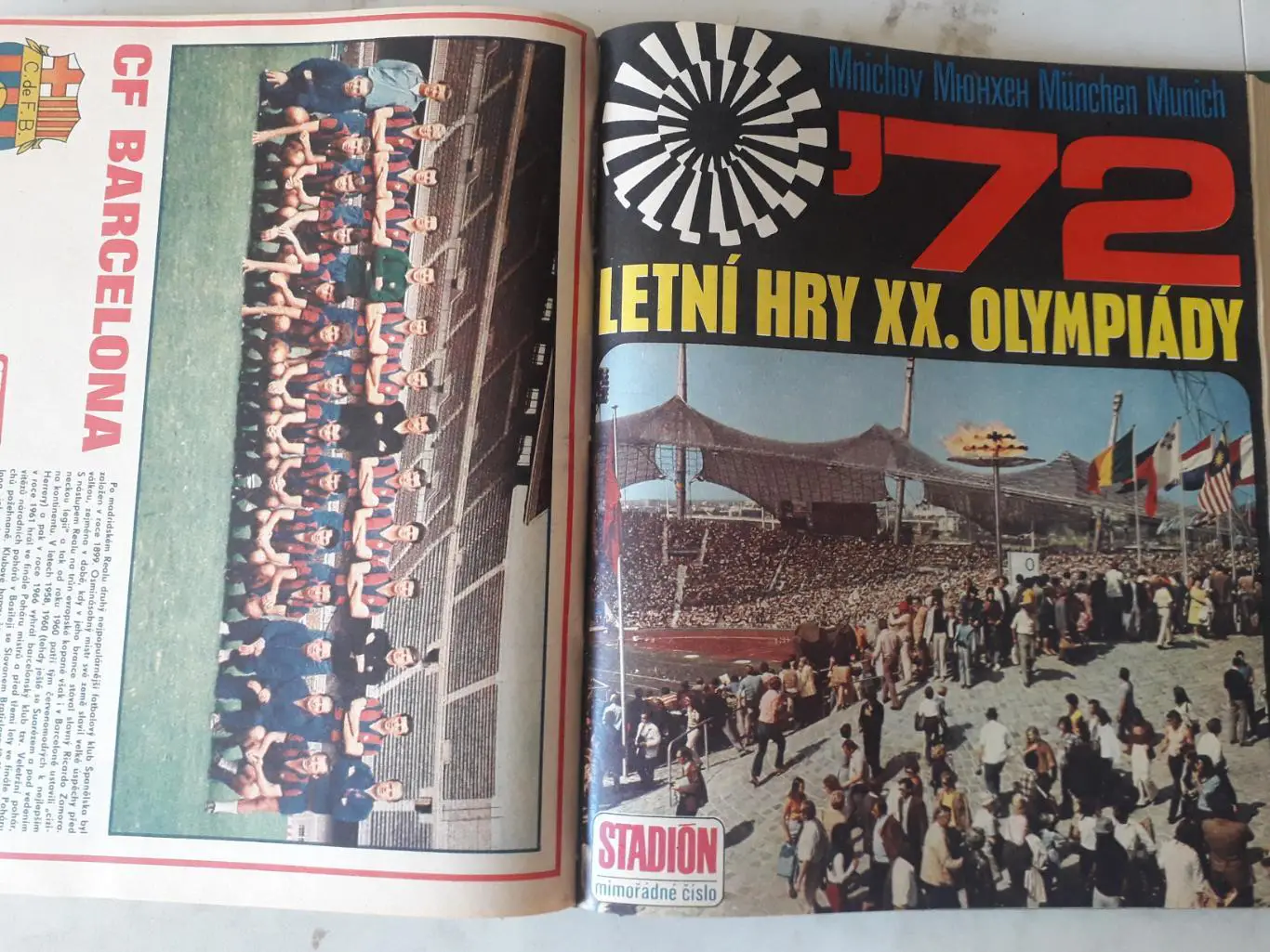 Журнал Стадион 1972 г. в книге, выпуски с 1 по 52 плюс три специальных выпуска. 6