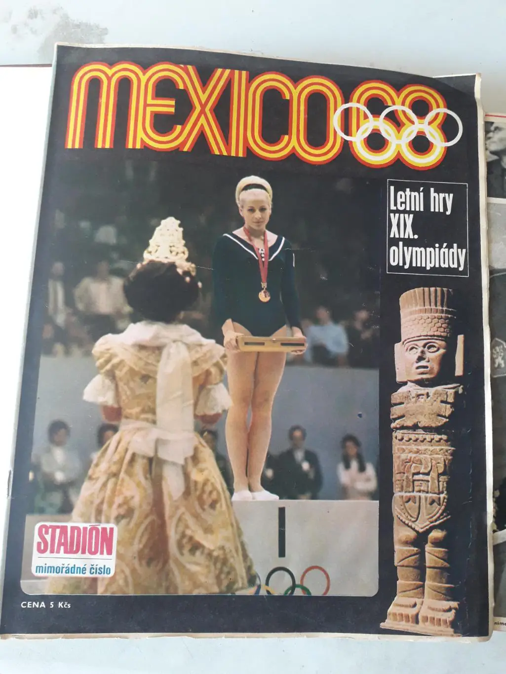 Журнал Стадион 1968 г. в книге, выпуски с 1 по 52 плюс 2 специальных выпуска. 2