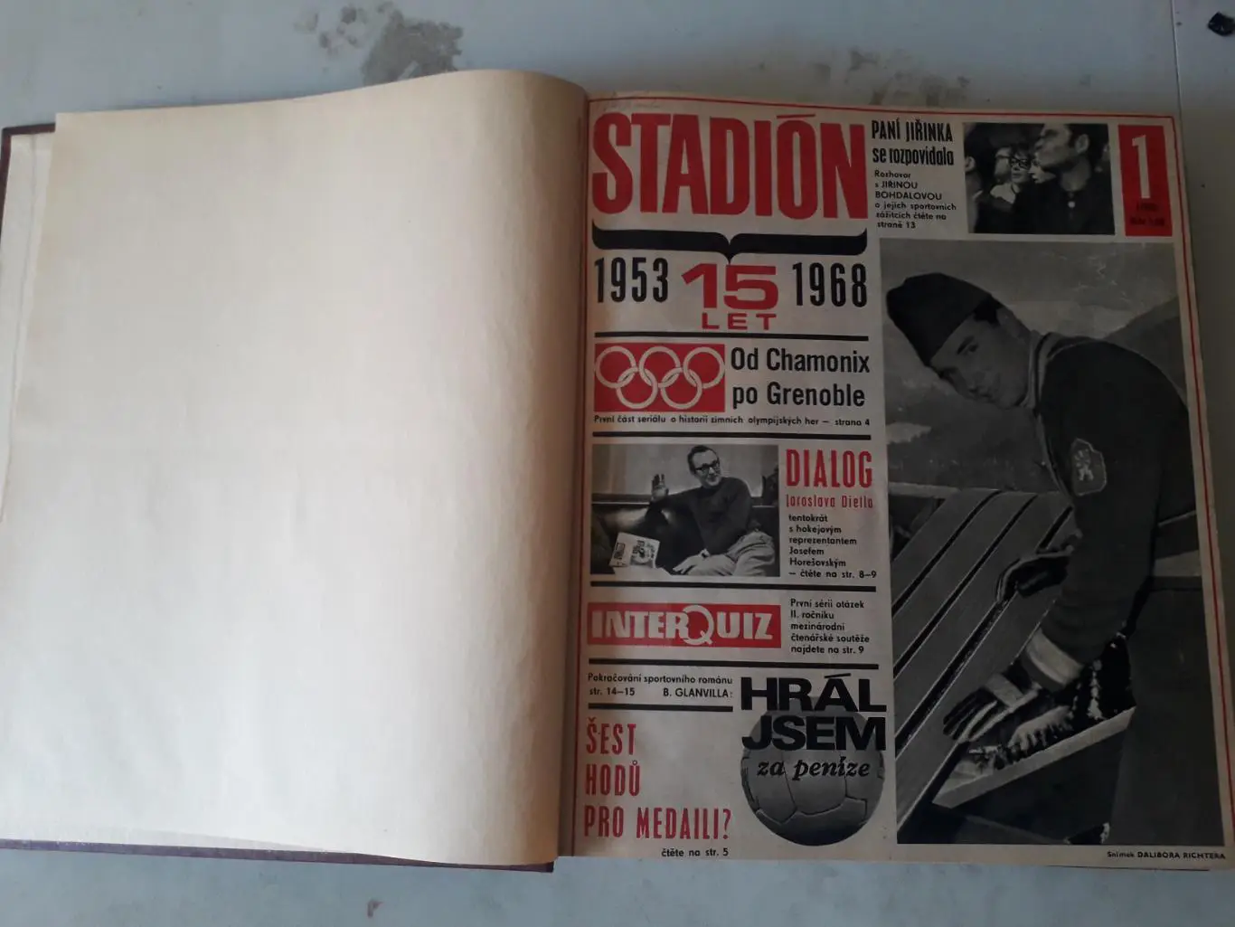 Журнал Стадион 1968 г. в книге, выпуски с 1 по 52 плюс 2 специальных выпуска. 4