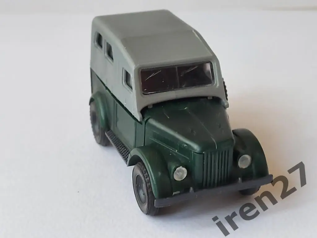 Масштабная модель 1/43 Газ-69