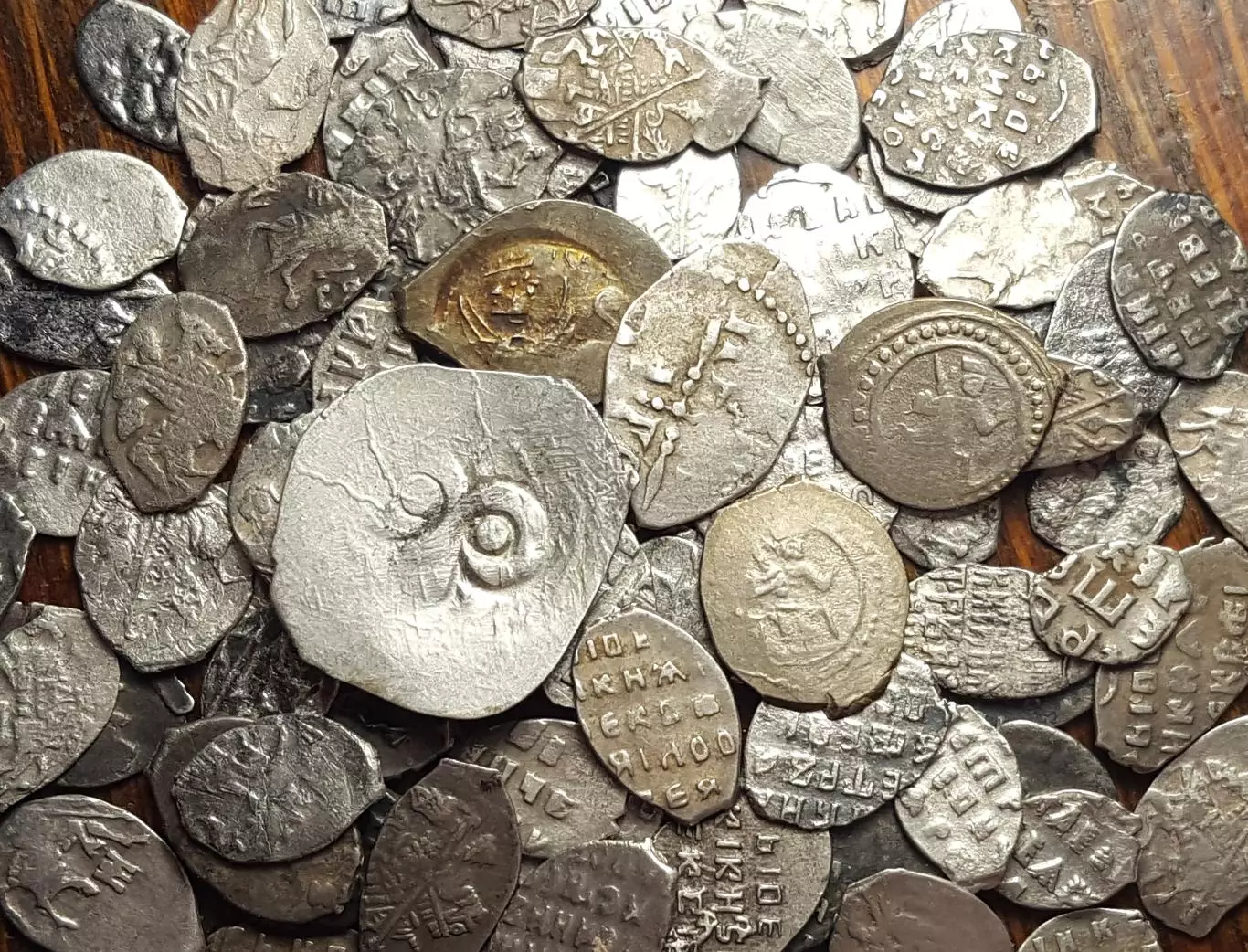 107 шт. Чешуя Денга новгород Сцена оммажа. Рязанка, Грифон химера князь на троне 2