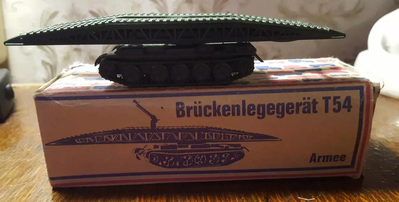 СССР. МОДЕЛЬ ГДР. Военная техника. Мостоукладчик Т54 С КОРОБКОЙ ОЧЕНЬ РЕДКАЯ. RR