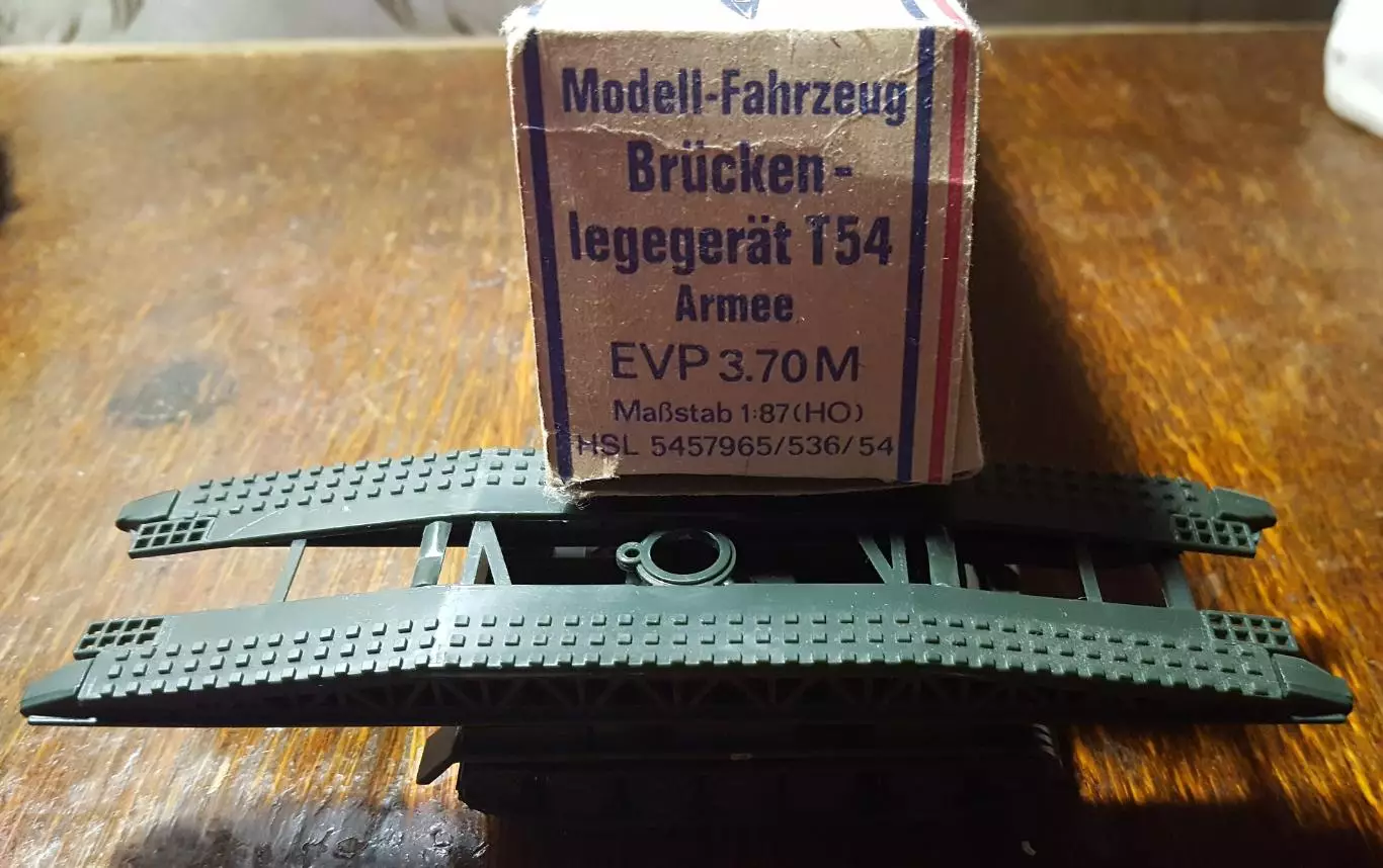 СССР. МОДЕЛЬ ГДР. Военная техника. Мостоукладчик Т54 С КОРОБКОЙ ОЧЕНЬ РЕДКАЯ. RR 7