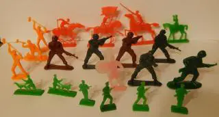 СОЛДАТИКИ .НАБОРСССР 19 ШТ. РЕДКИЕ