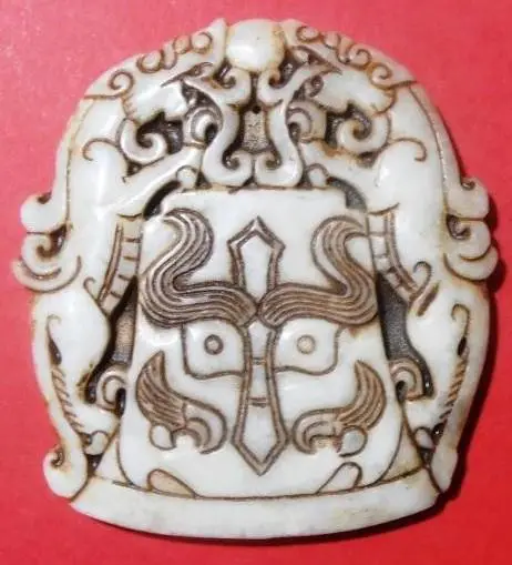 Амулет-кулон из белого нефрита, дракон и воинручная работа