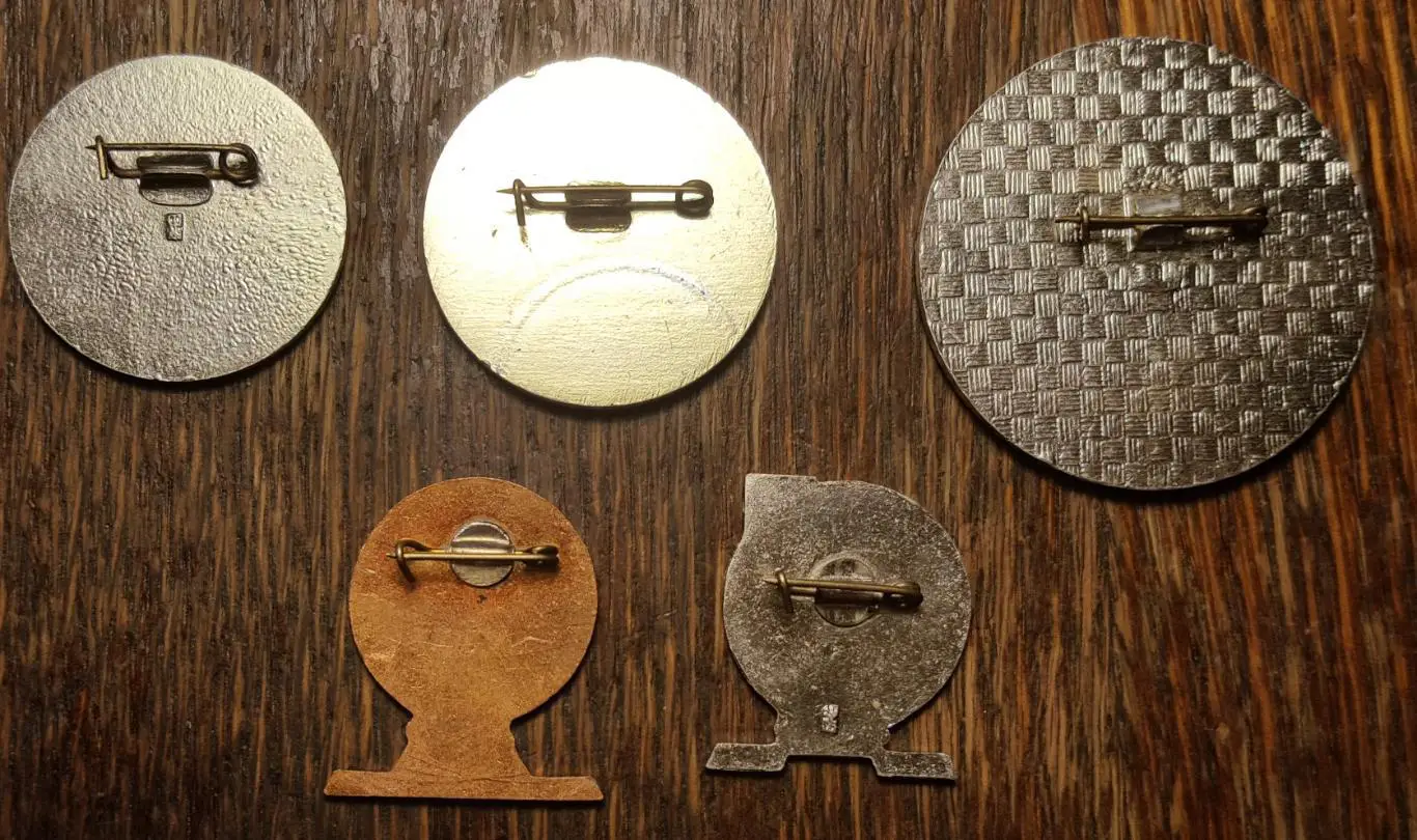 Значки Набор Хоккей На приз газеты Известия, снеговик. 1978-81-83-89-90гг. 1