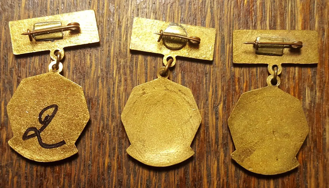 Значки СССР. Первенство.. Динамо. 1-2 -3 место,подвеска,эмаль,тяж.мет. редкий. 1