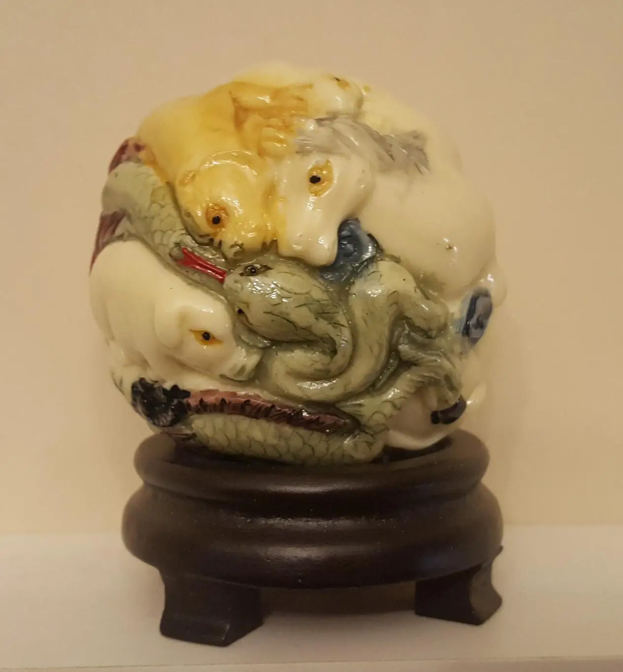 Нэцкэ страж года, на ней все 12 символов года.. ИЗ КОЛЛЕКЦИИ