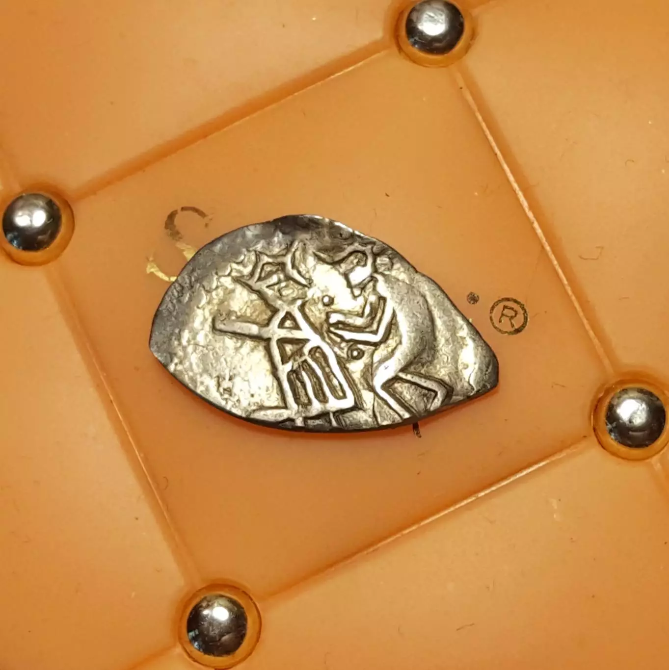 Денга 1420-1478. Великий Новгород. Сцена оммажа удельная Редкая.