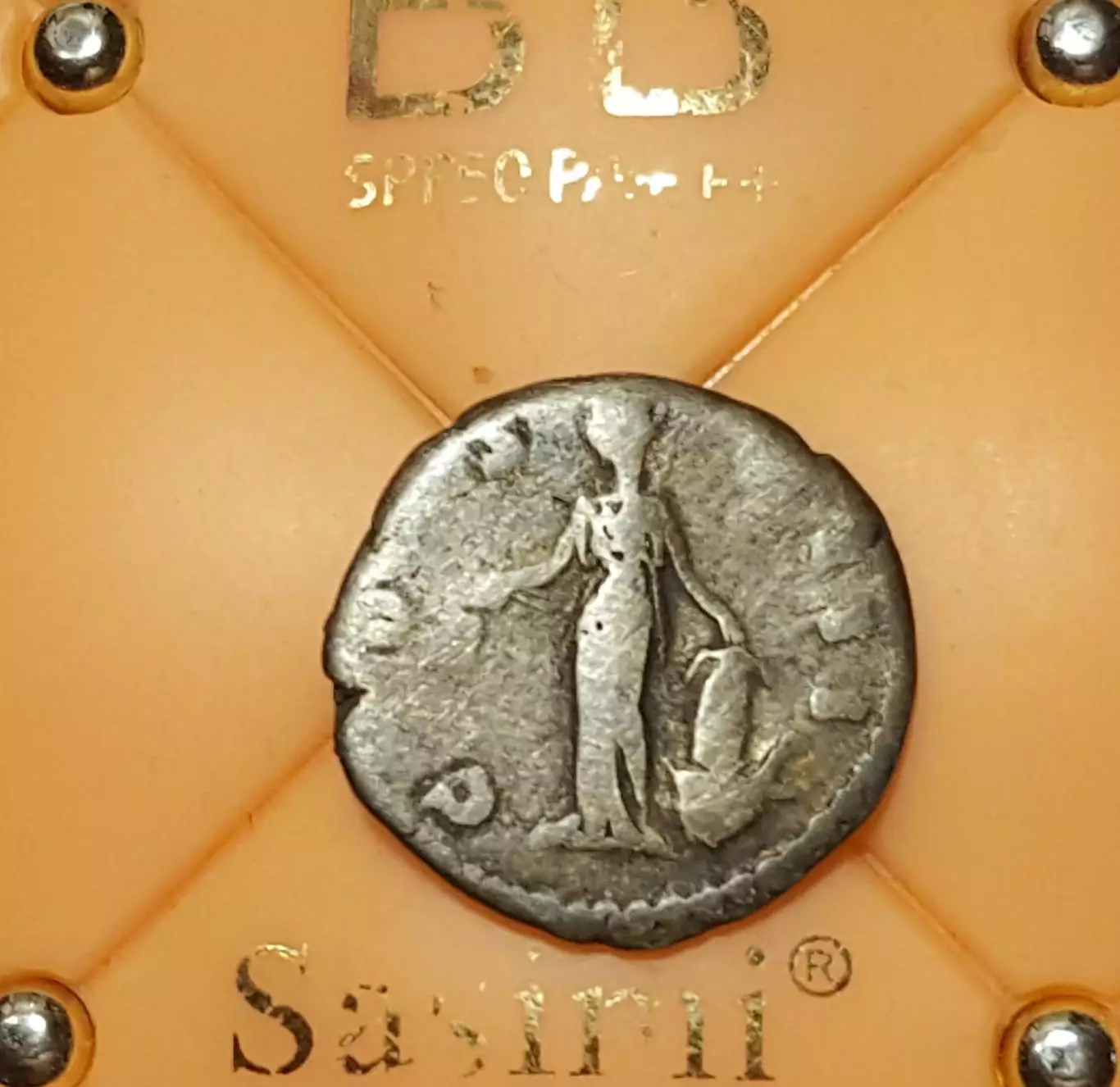 Рим. Антоний Пий. Денарий. 151-152 гг. Вес: 2,94 гр. . Серебро. Редкость! 1