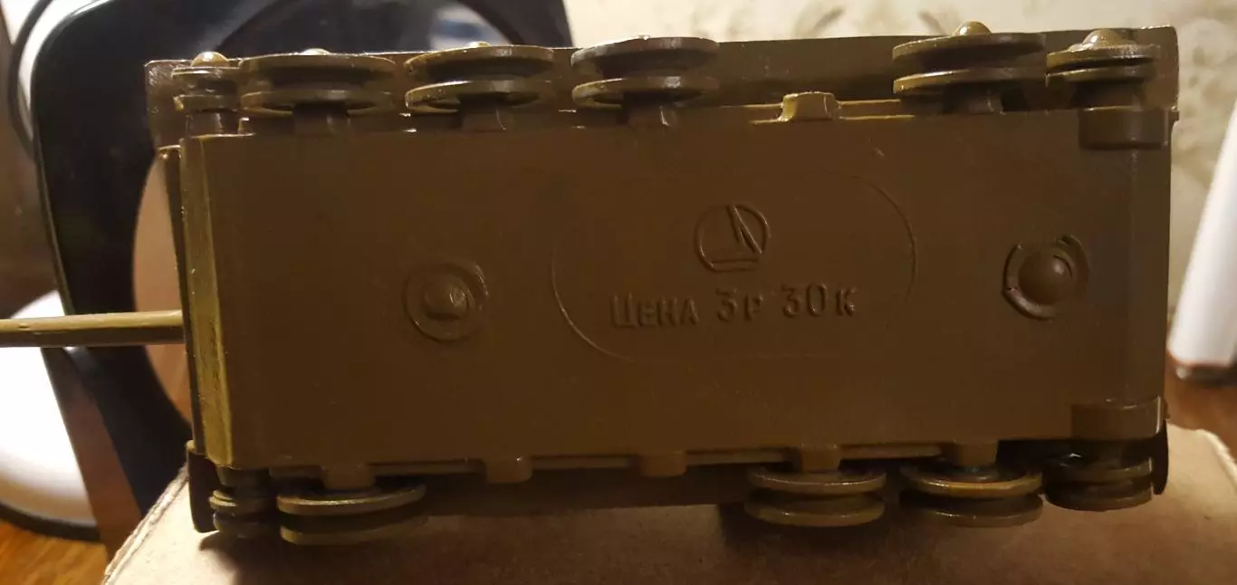 СССР. Военная техника..Танк..№34 танк без гусеницах 2