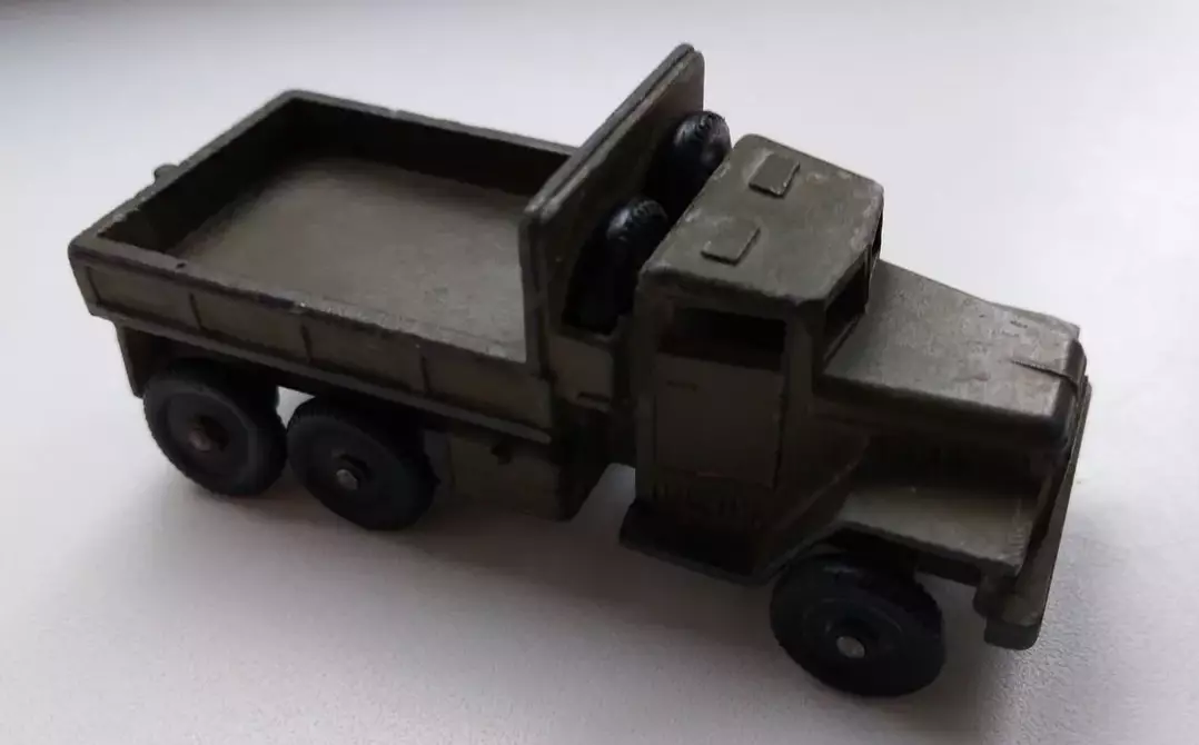 СССР. Военная техника..кразметалл тпз с запасными колесами.