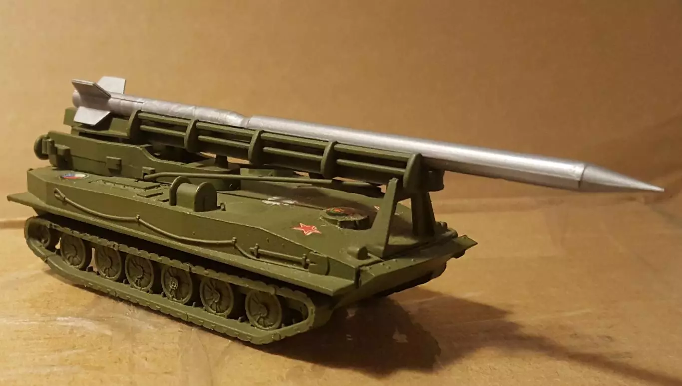 СССР. МОДЕЛЬ ГДР.Военная техника. Тягость с ракетой Редкая. 1