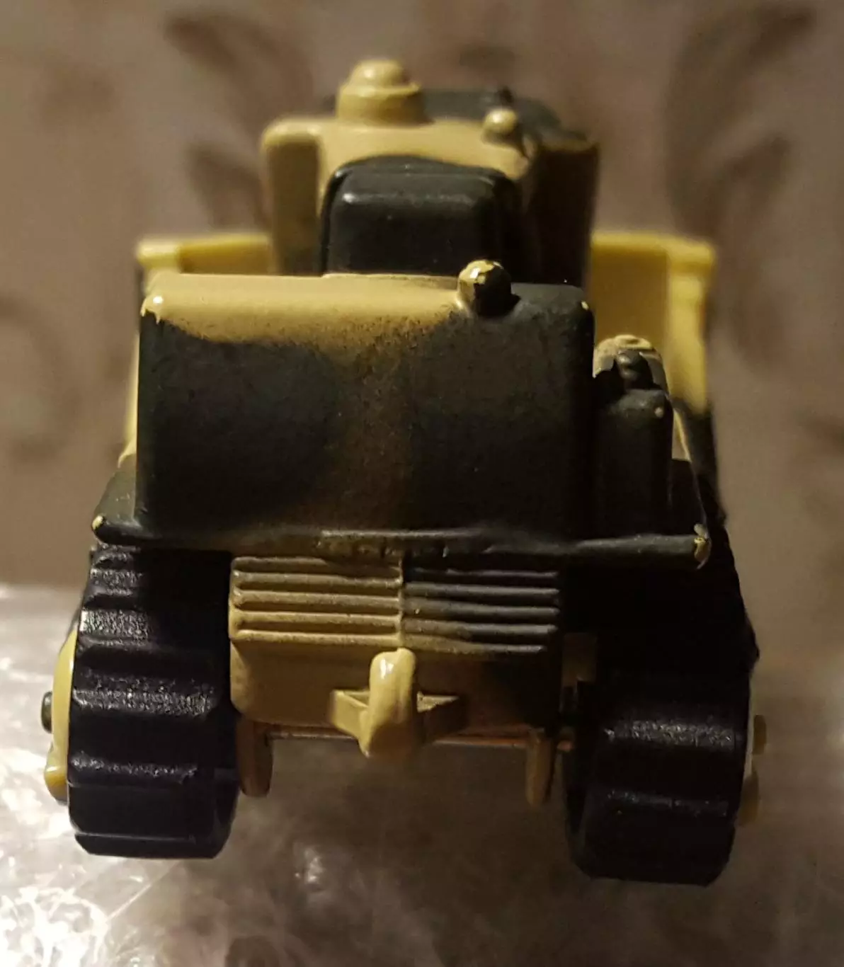 Трактор на гусеницетехникажелезный - пластмасс 3