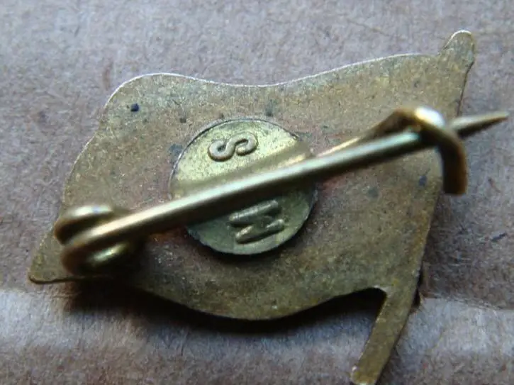 Спортивные...Значок., Динамо.. тяжелый металл, редкий. 1