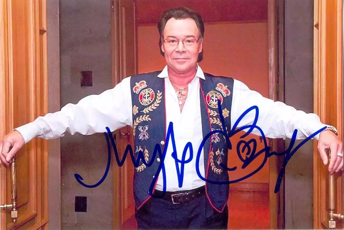 Муромов Михаилфото с подписьюавтограф оригинал