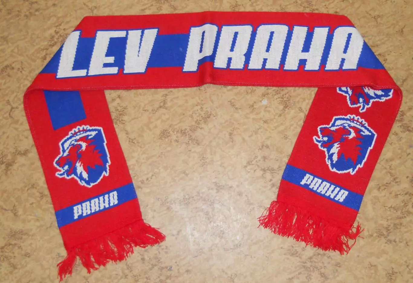 Шарф хоккейный клуб Лев Прага.