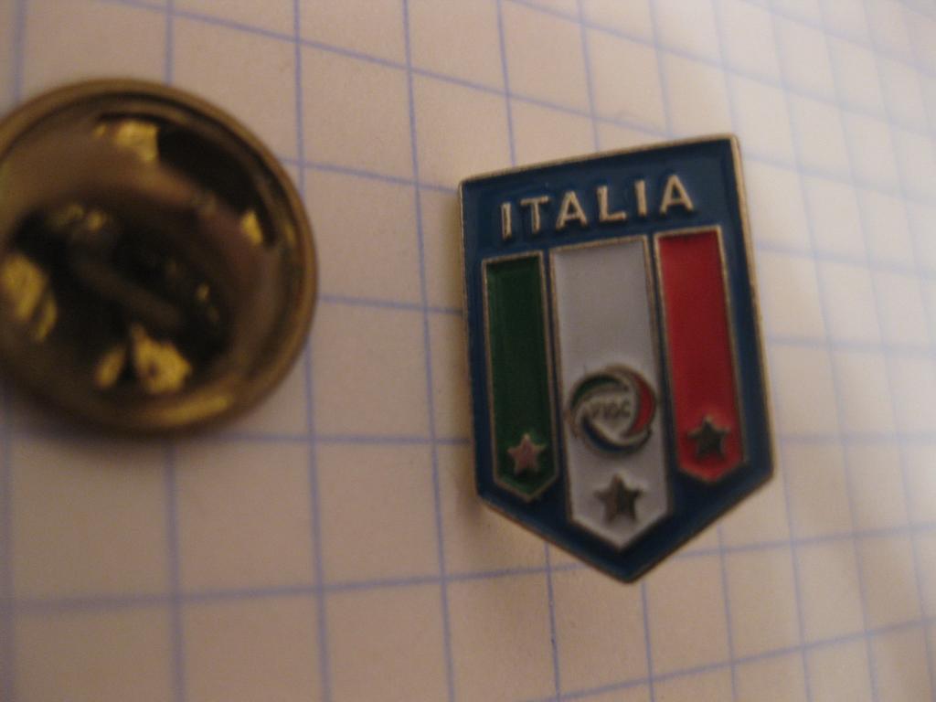 значок - федерация - Италия - футбол 1
