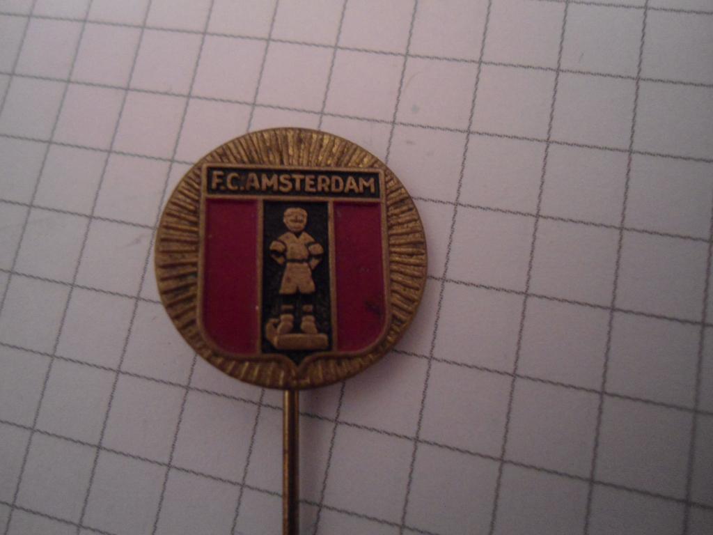 Амстердам - клуб - Нидерланды -- значок- футбол 1