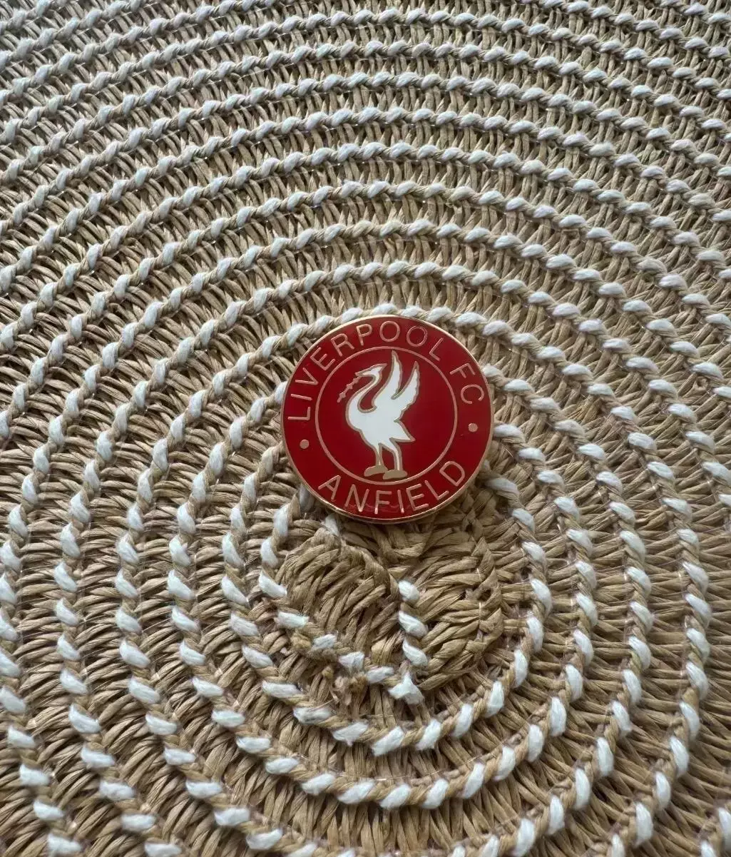Знак значок Ливерпуль Англия 1992 год
