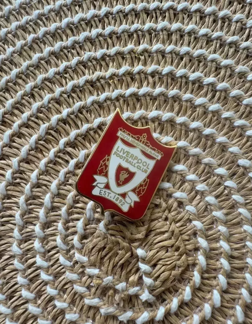 Знак значок Ливерпуль Англия 1992.