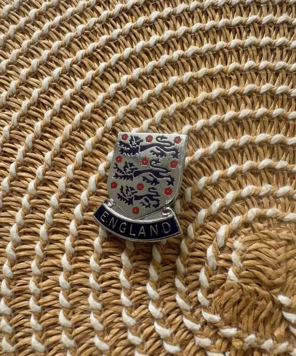 Знак значок сборная. Англии 90е.