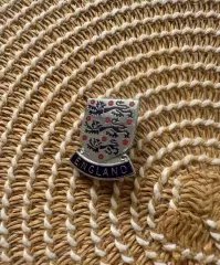 Знак значок сборная. Англии 90е.