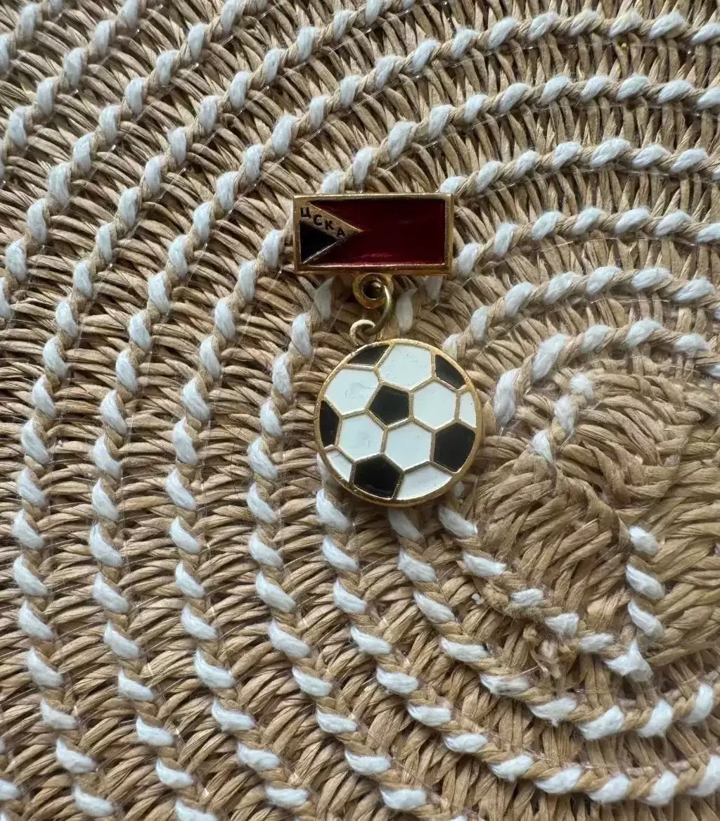 Знак значок ЦСКА Москва