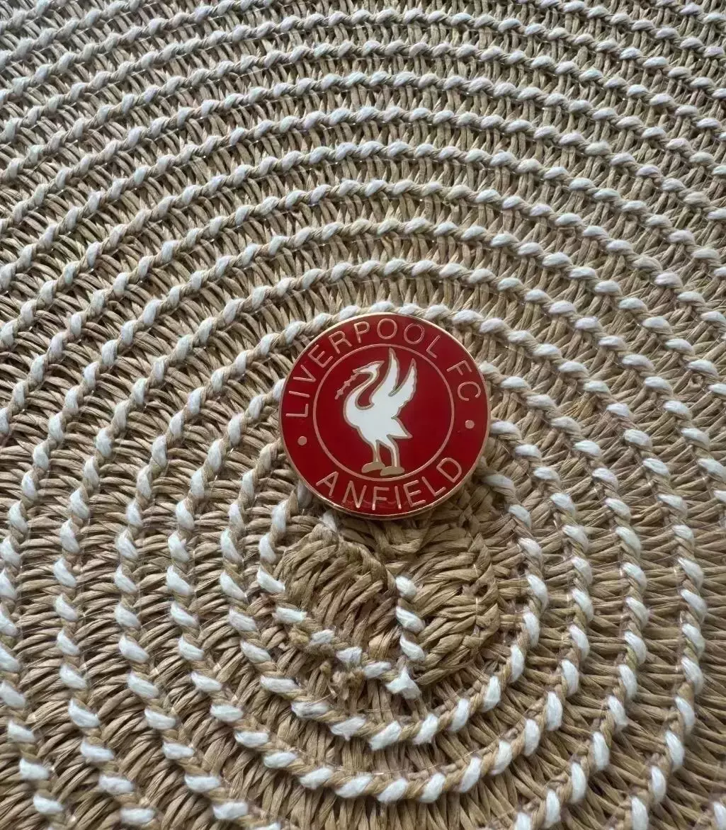 Знак значок Ливерпуль Англия 1992 год
