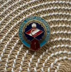 Знак значок Спартак Областной совет ДСО Спартак УЗ.ССР Спартак Москва