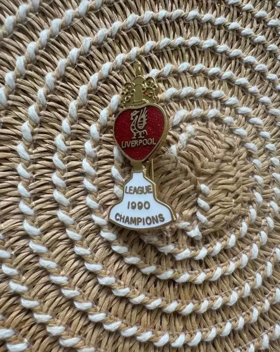 Знак значок Ливерпуль Англия. Чемпион 1990