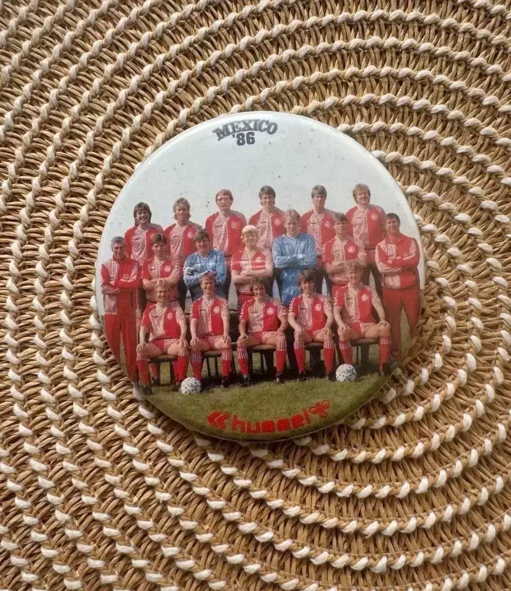 Знак значок Дания сборная команда. Чемпионат мира 1986 Мексика