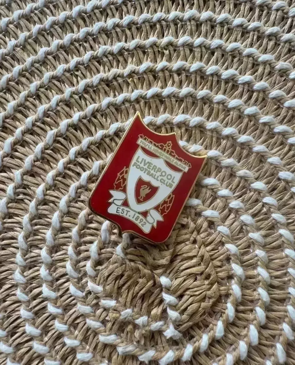 Знак значок Ливерпуль Англия 1992.