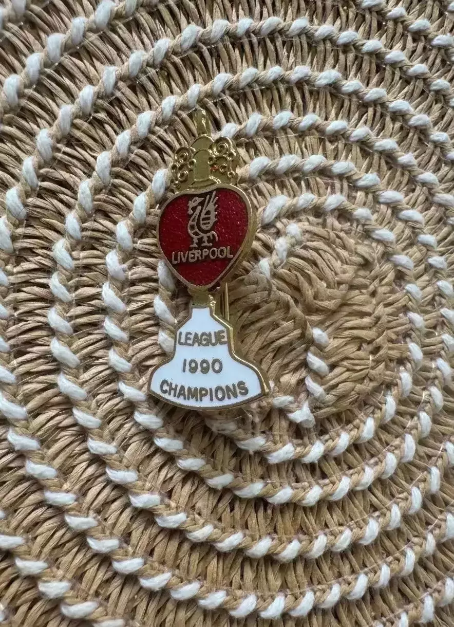 Знак значок Ливерпуль Англия. Чемпион 1990