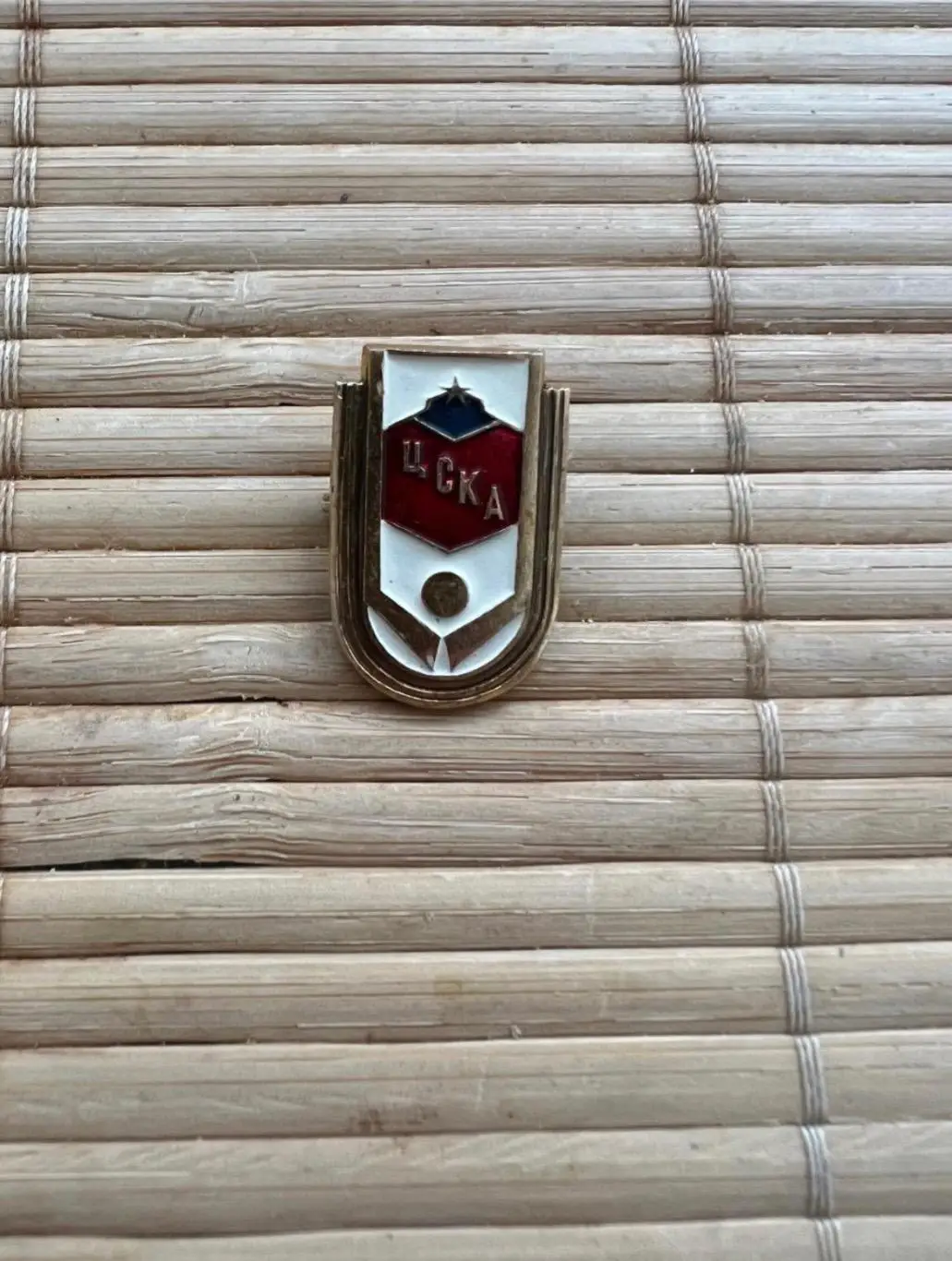 Знак значок ЦСКА хоккей