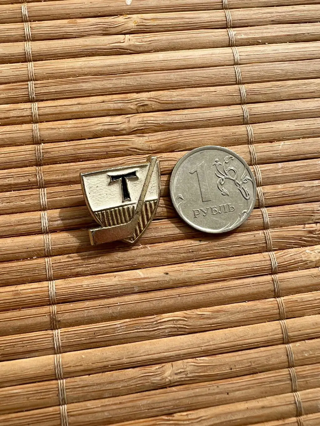 Знак значок Торпедо хоккей