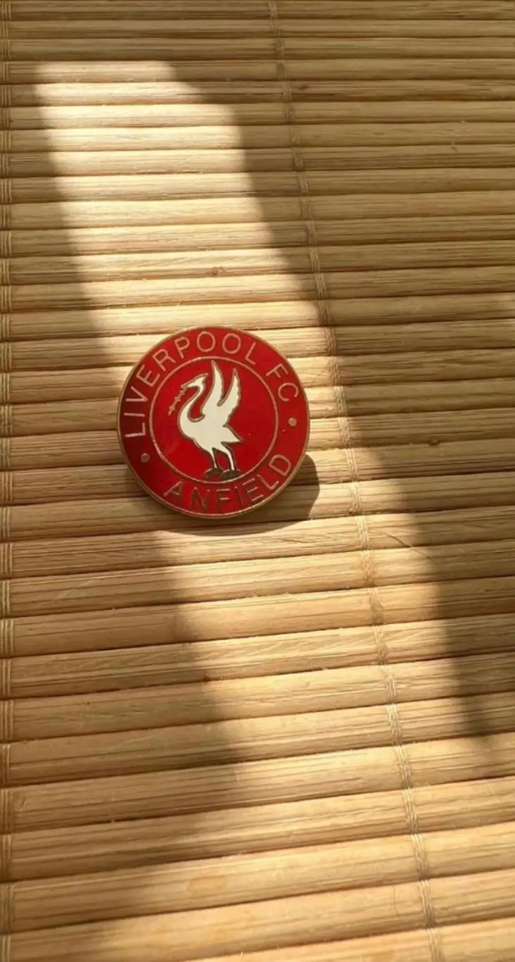 Знак значок Ливерпуль Англия 1992 год